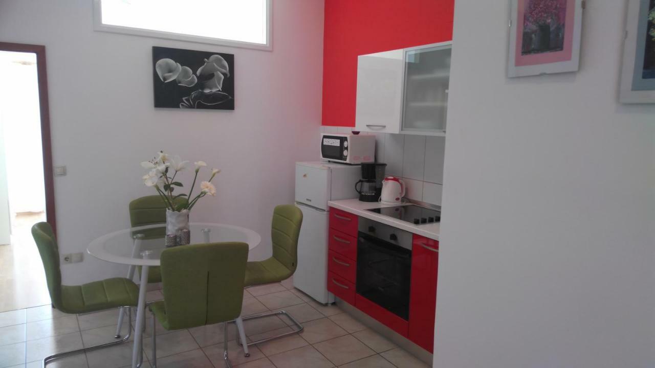 Apartments Zunic โตรกีร์ ภายนอก รูปภาพ